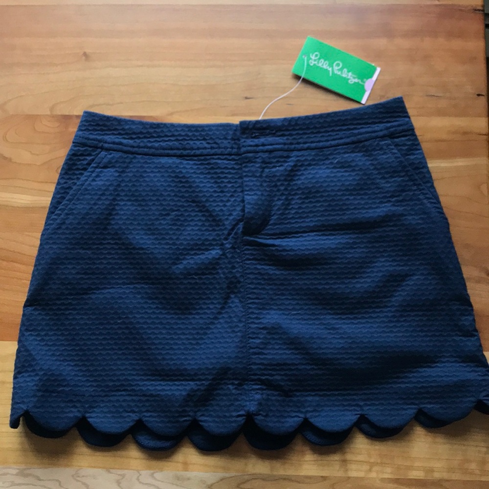 Lilly Pulitzer navy blue scalloped skort